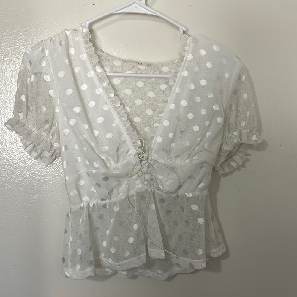 Size small polka dot short sleeve brand: ILLA ILLA